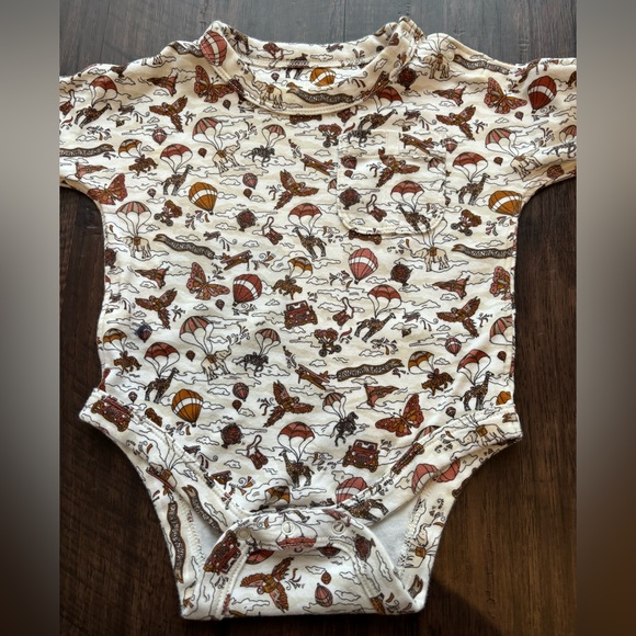 Banana Republic Baby Tavel Mosaic One-Piece and Corduroy Utility Pant Set - Picture 3 of 11